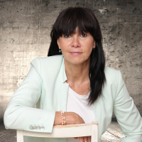 Dr. Daniela Gast
